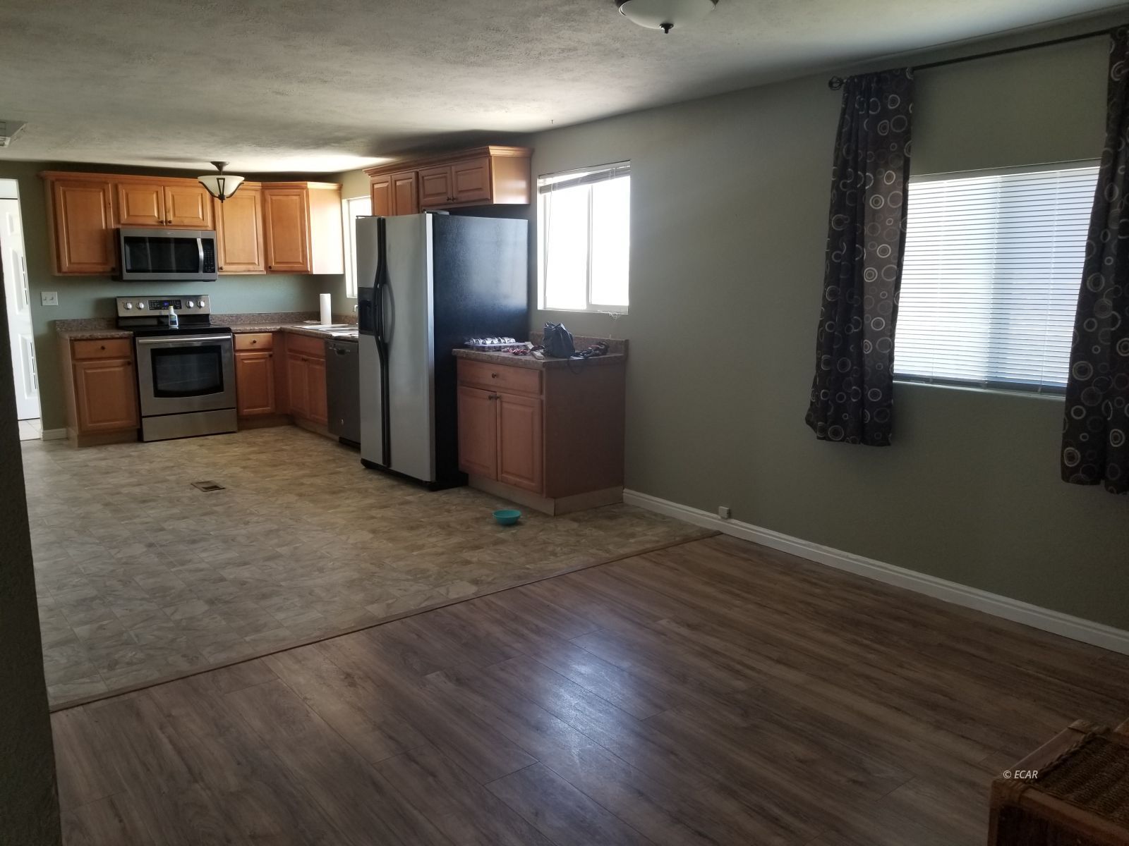 879 Spring Valley Parkway Property Photo 3