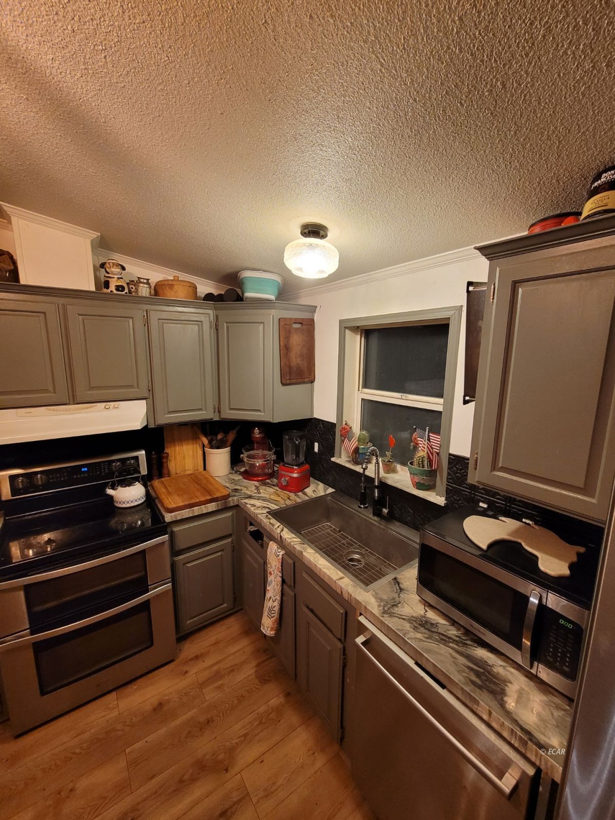 6160 Hayes Avenue Property Photo 9