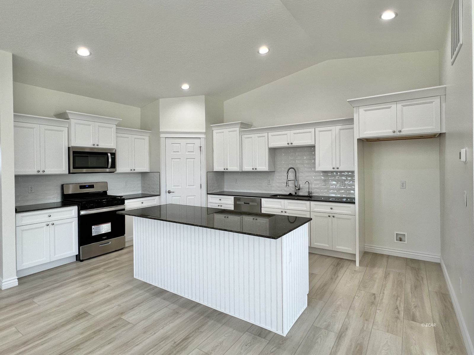 298 Diamond Ridge Drive Property Photo 2