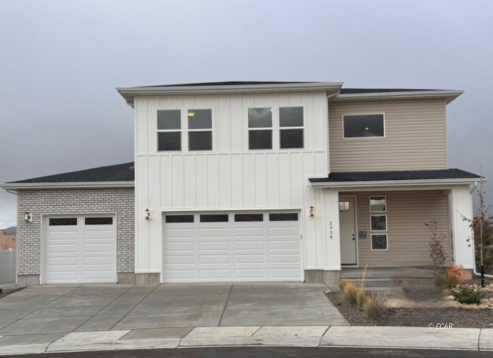 3194 College Court Property Photo 2
