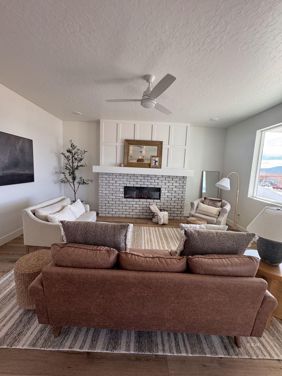 3194 College Court Property Photo 9