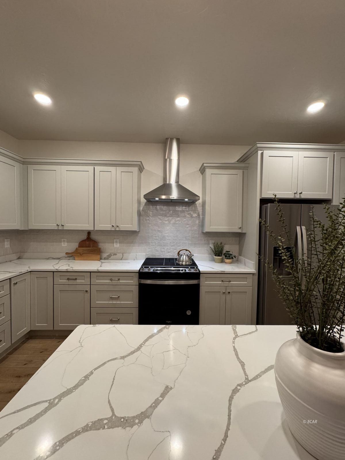 3194 College Court Property Photo 11