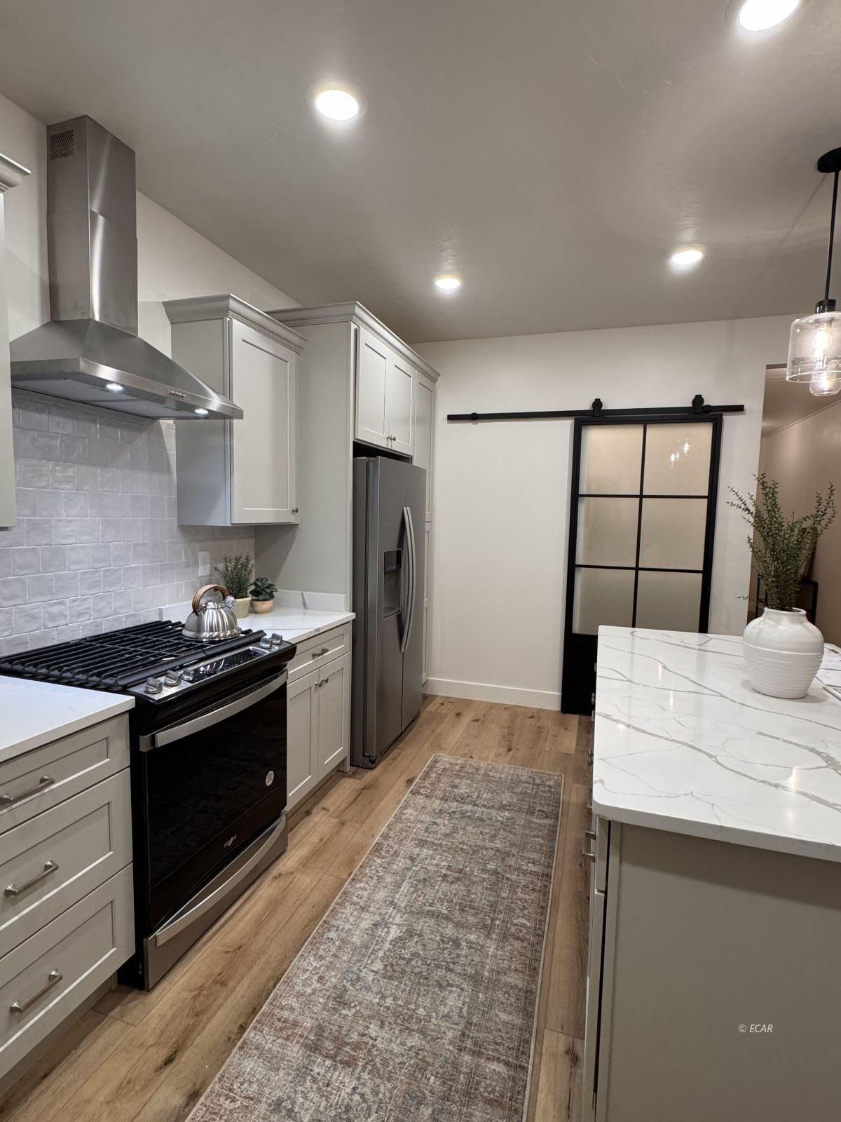 3194 College Court Property Photo 12