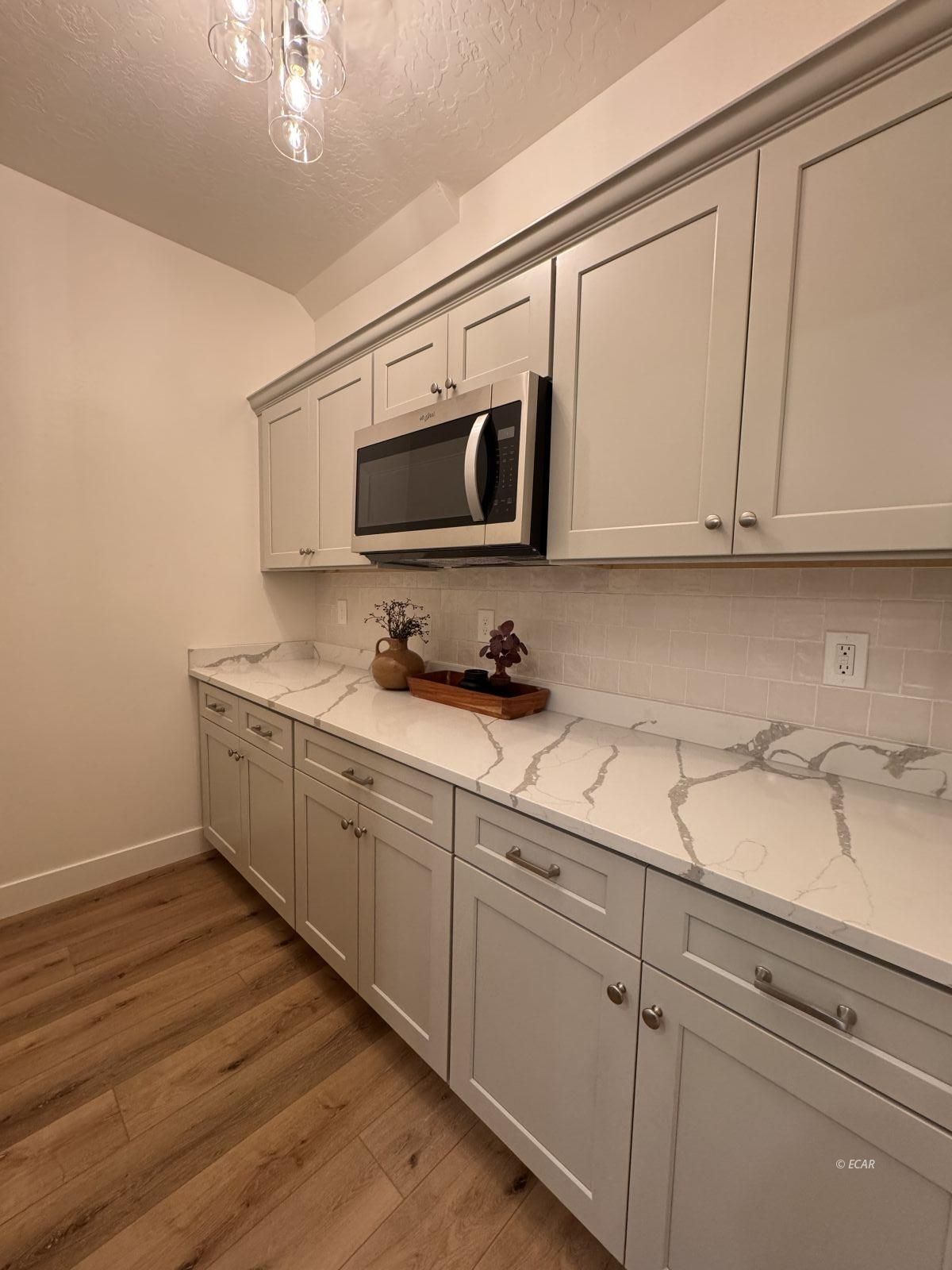 3194 College Court Property Photo 13