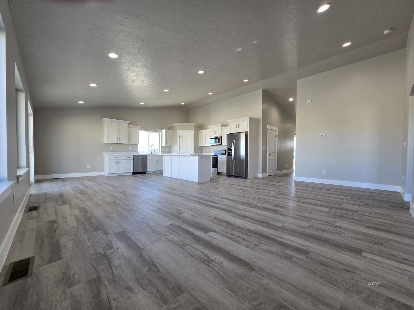 319 Parkchester Circle Property Photo 8