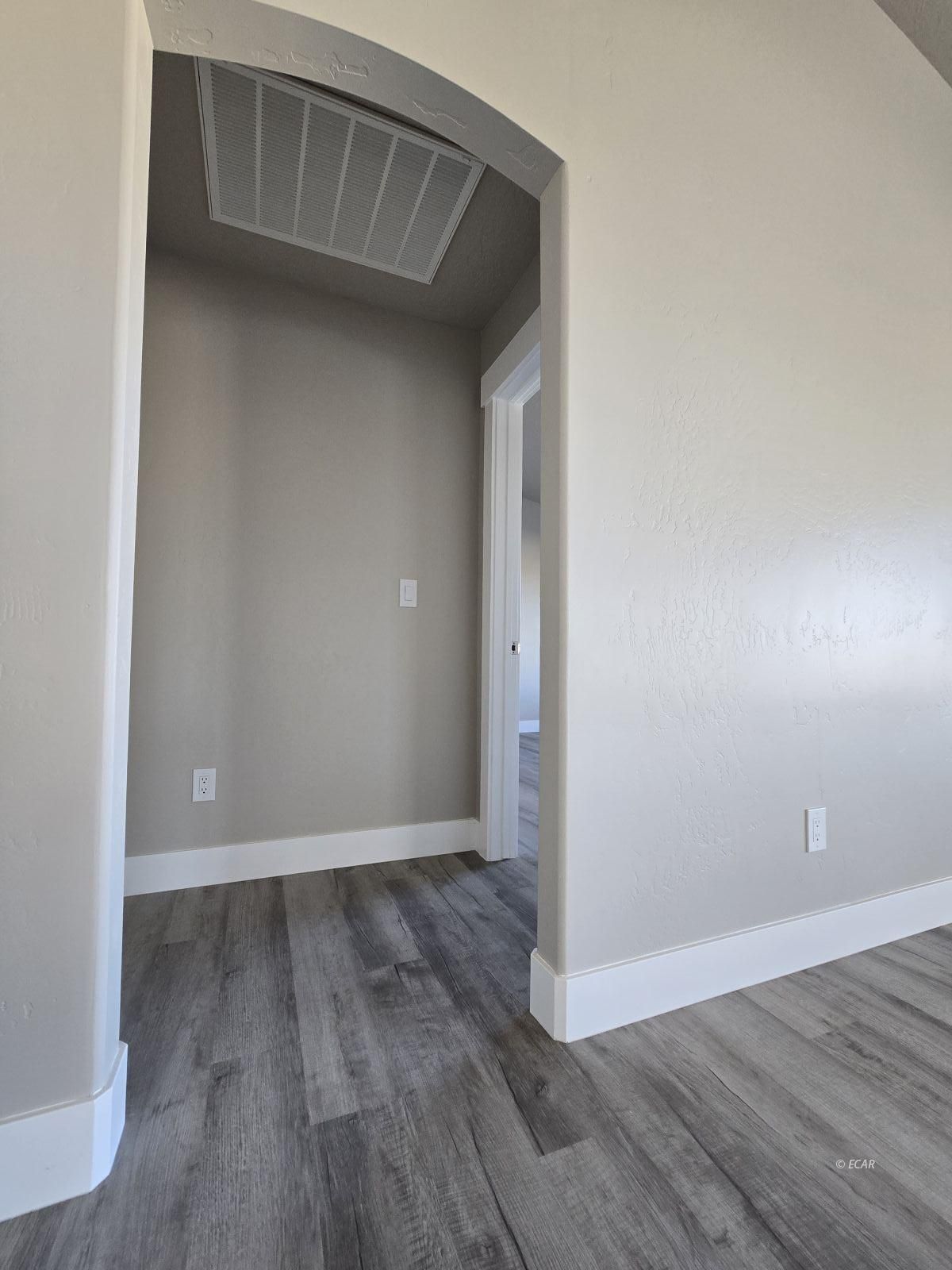 319 Parkchester Circle Property Photo 13