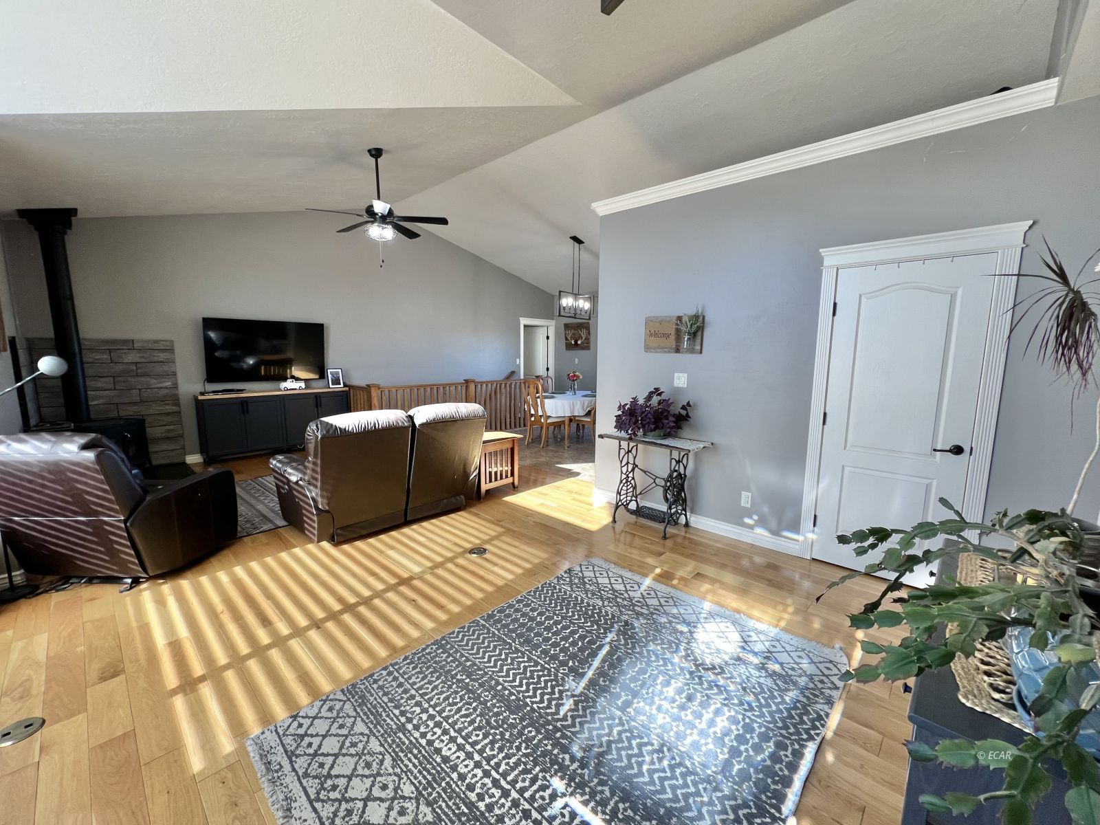 471 Foxridge Drive Property Photo 2
