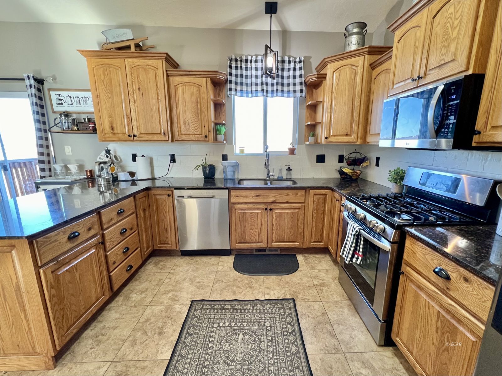 471 Foxridge Drive Property Photo 3