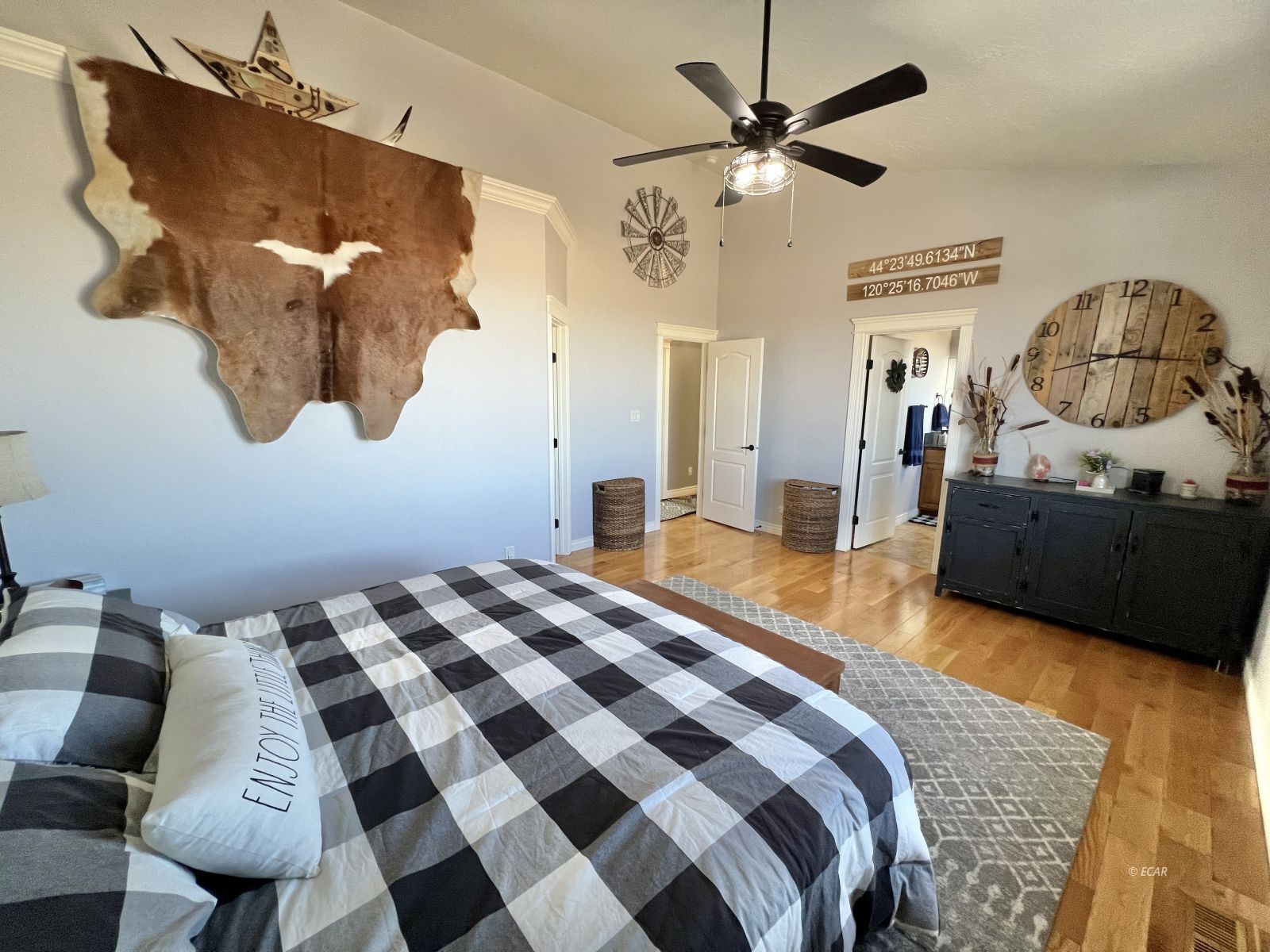 471 Foxridge Drive Property Photo 14