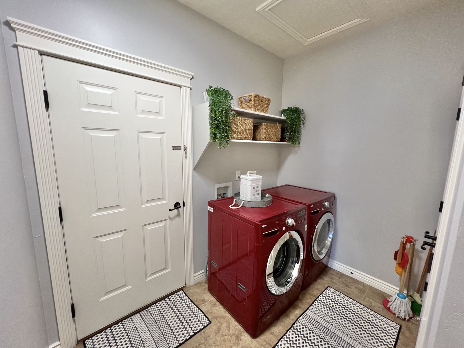 471 Foxridge Drive Property Photo 23
