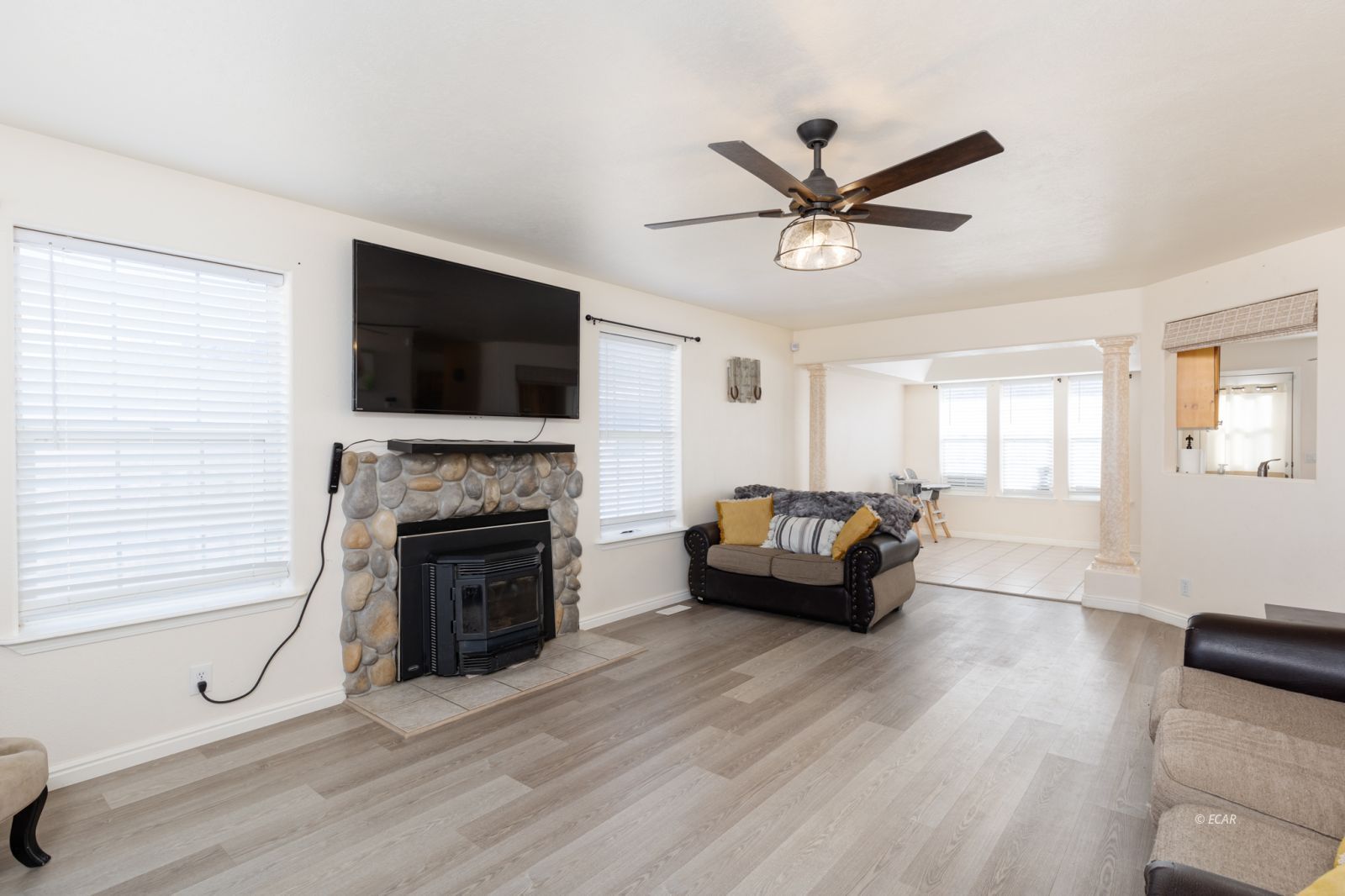 435 Flora Drive Property Photo 6
