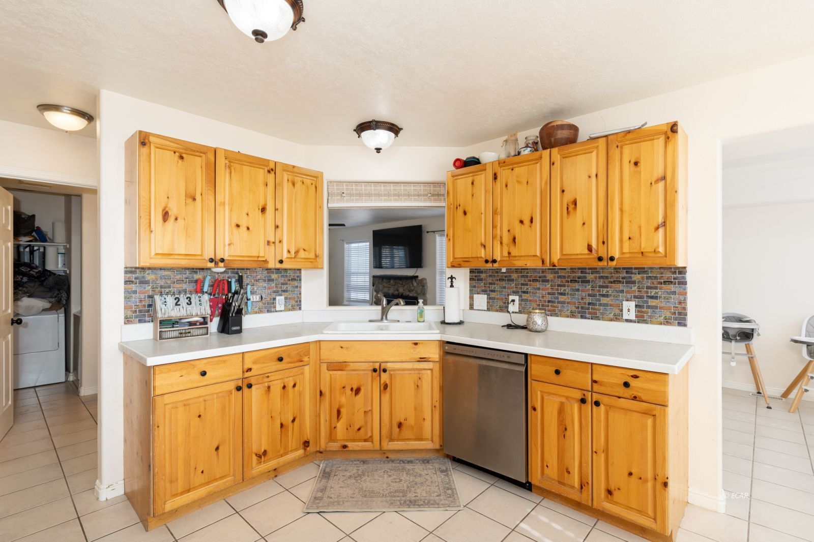 435 Flora Drive Property Photo 14