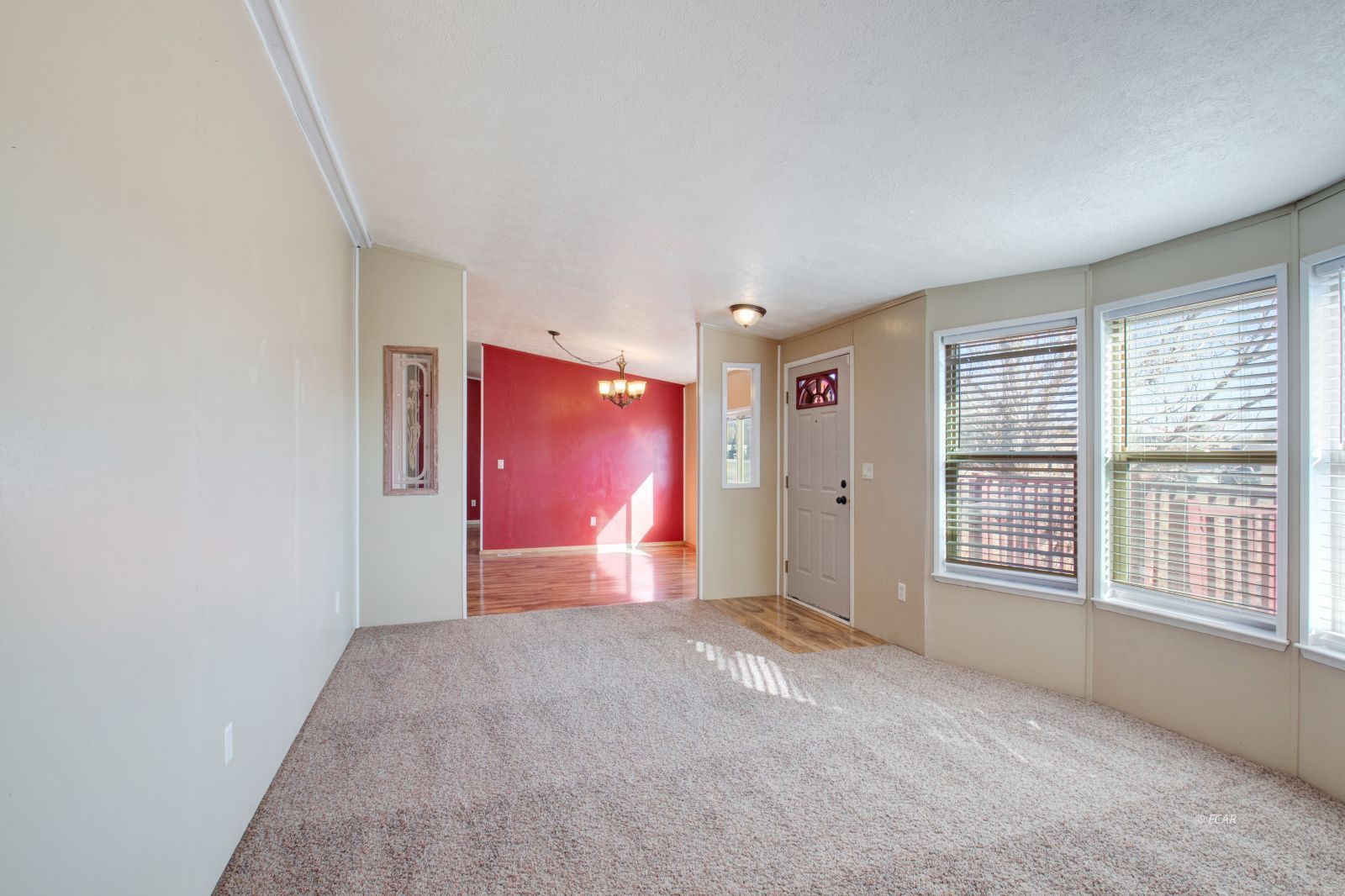 552 Tiffany Drive Property Photo 5