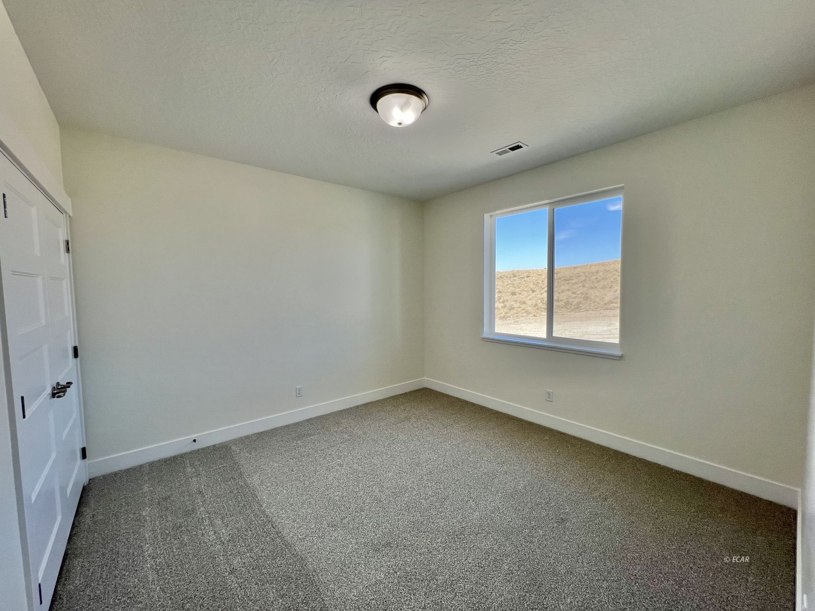 4451 York Boulevard Property Photo 13