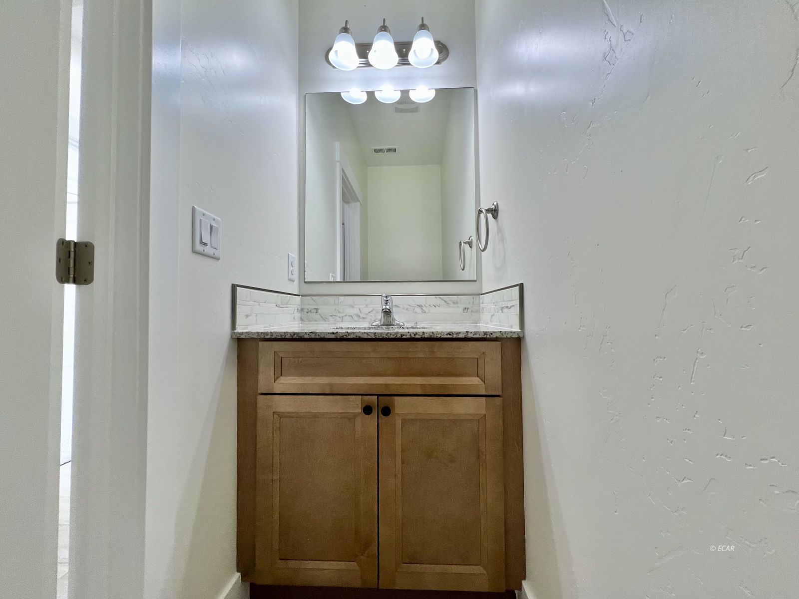 4451 York Boulevard Property Photo 23
