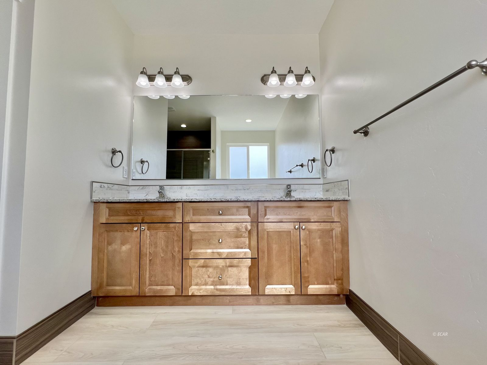 4451 York Boulevard Property Photo 29