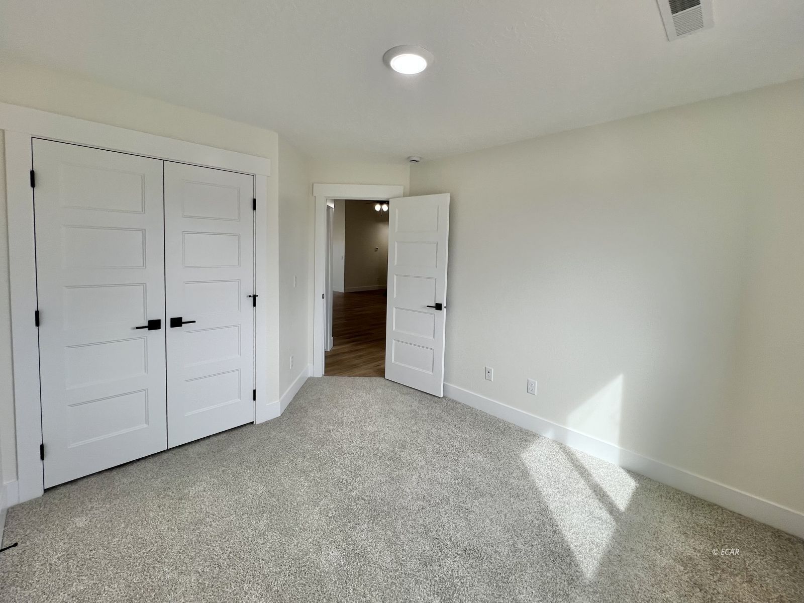 4319 Windsor Avenue Property Photo 15