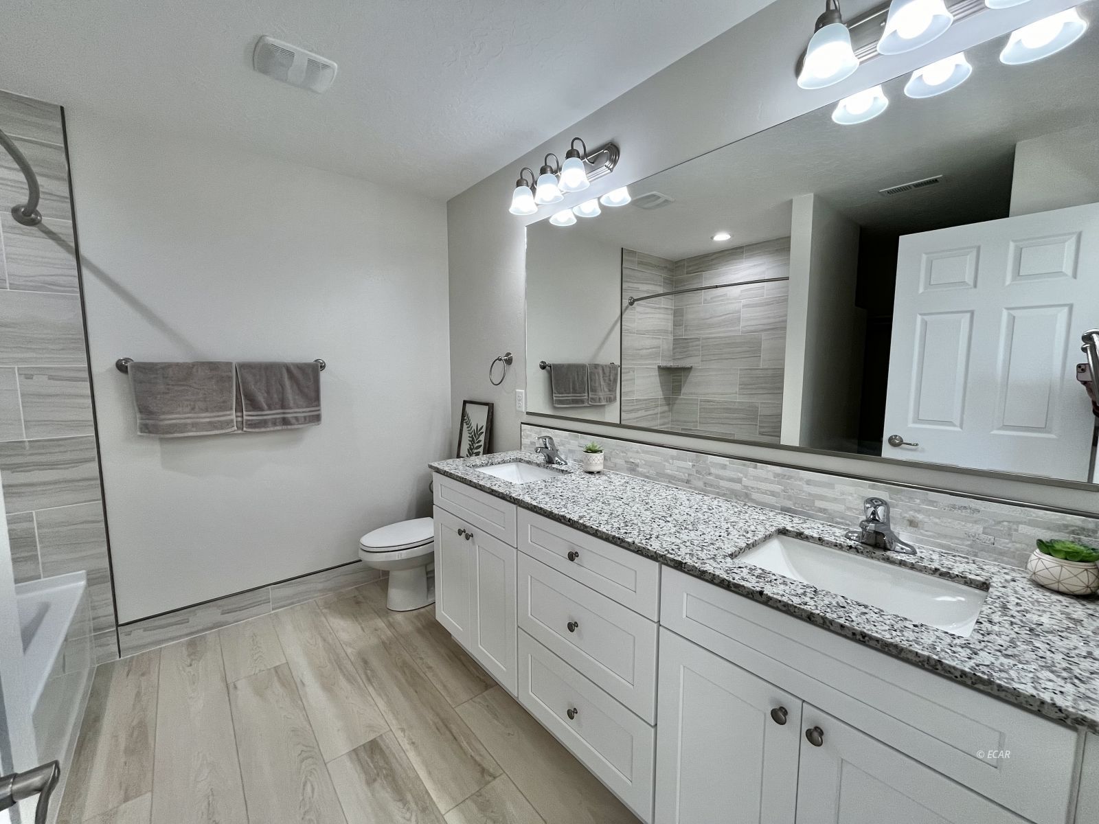 4319 Windsor Avenue Property Photo 23