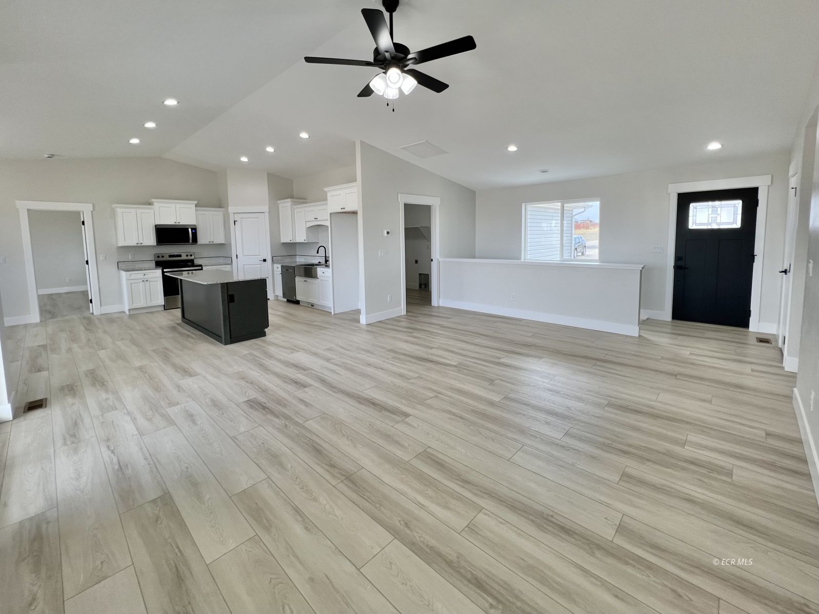 4449 York Boulevard Property Photo 2