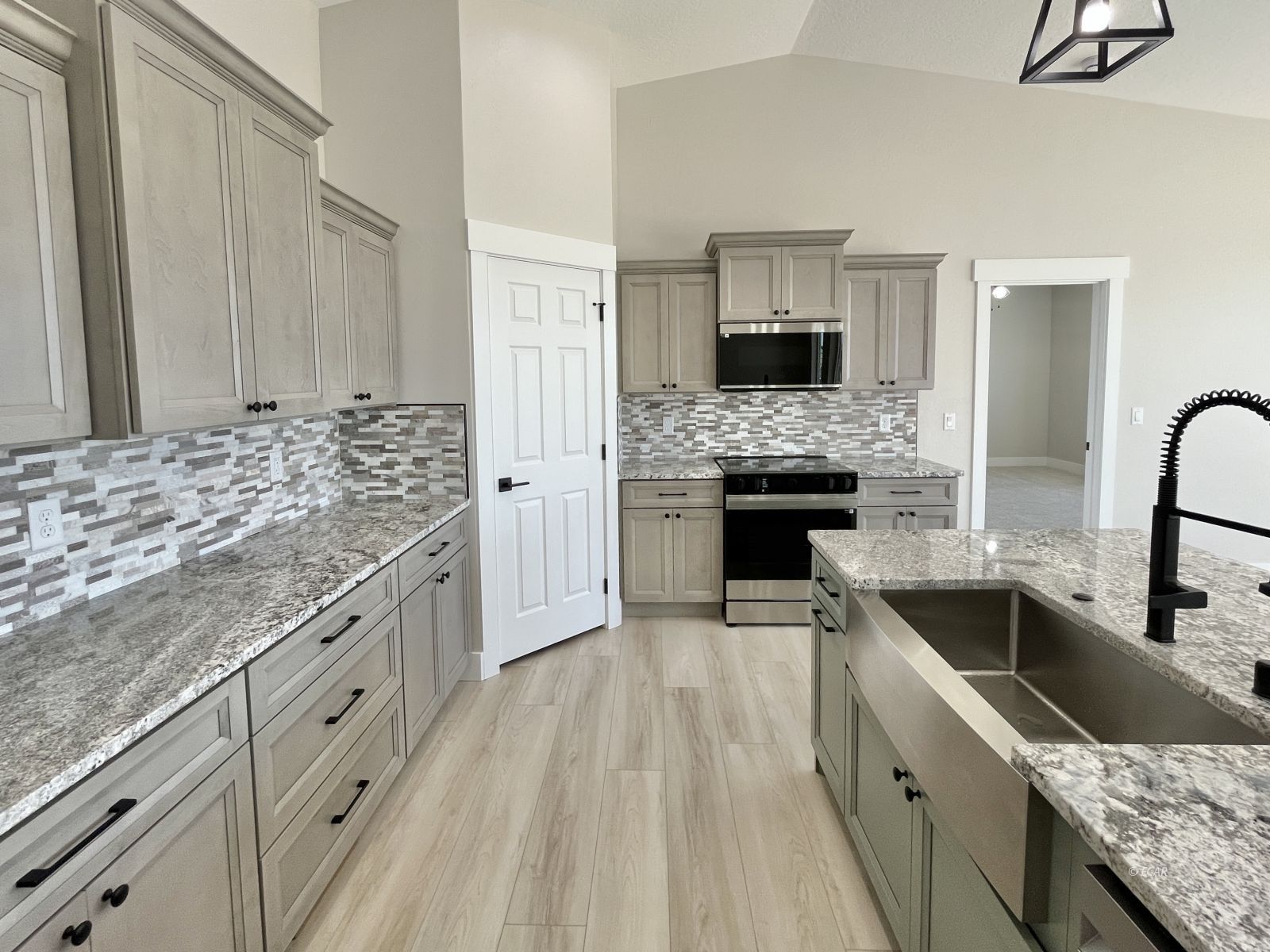 4449 York Boulevard Property Photo 4