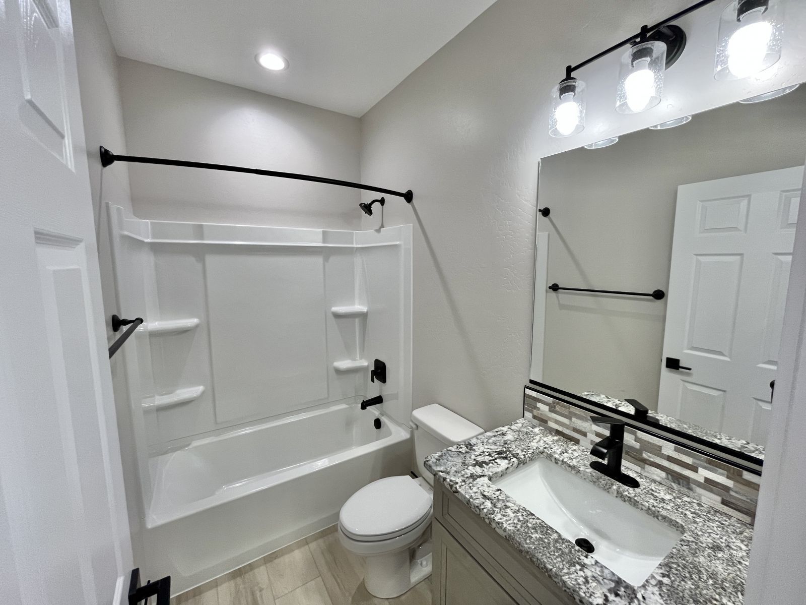 4449 York Boulevard Property Photo 5