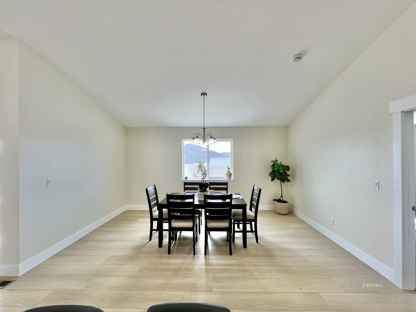 4449 York Boulevard Property Photo 10