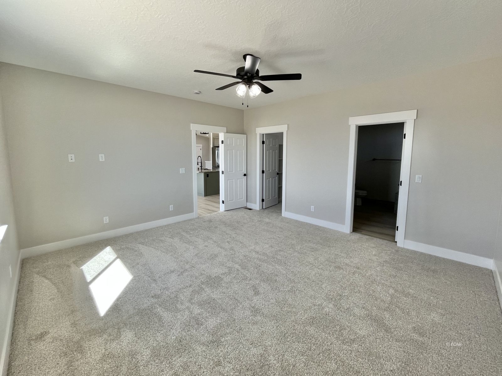 4449 York Boulevard Property Photo 11