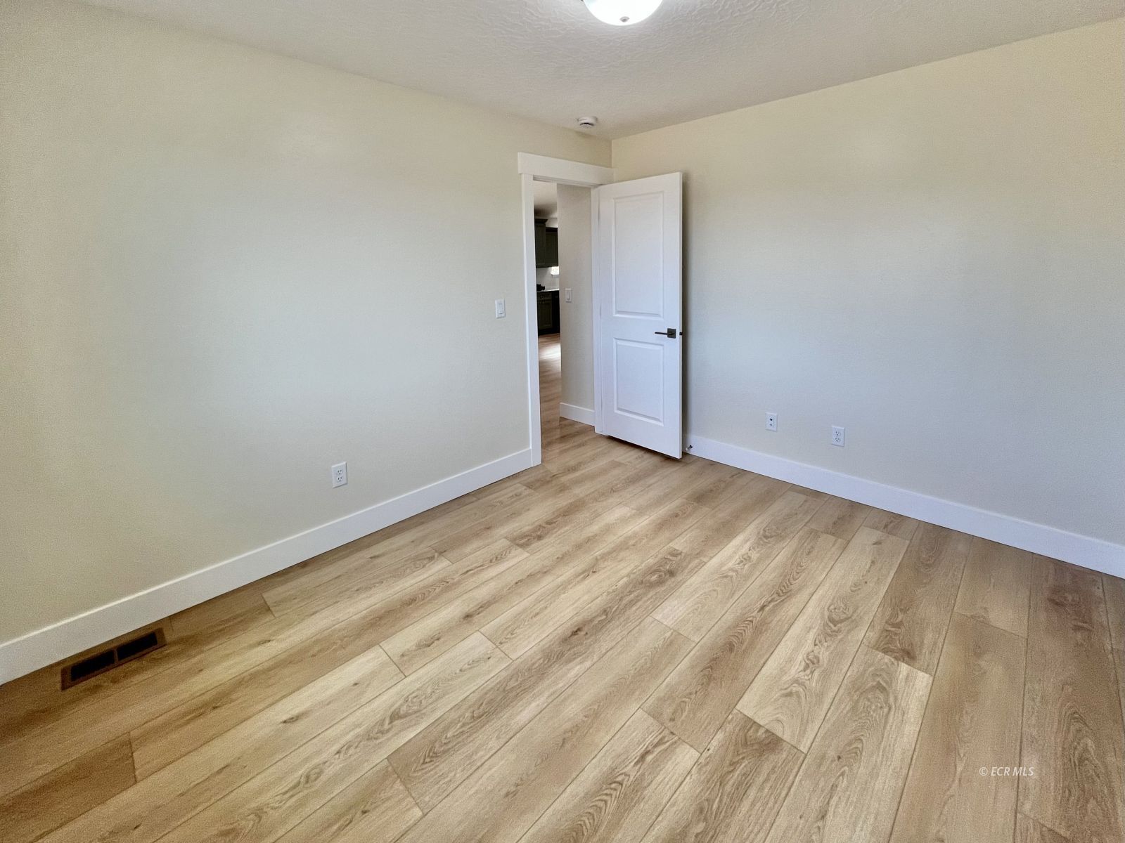 4449 York Boulevard Property Photo 11