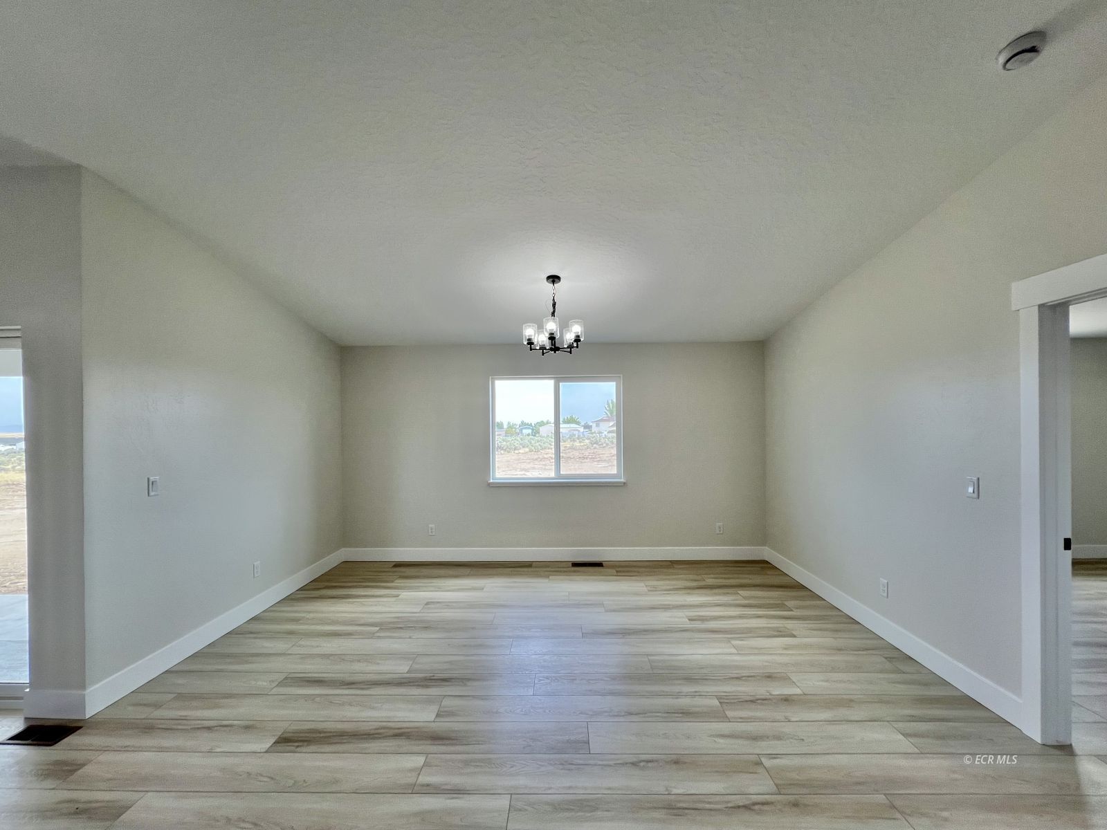 4449 York Boulevard Property Photo 11