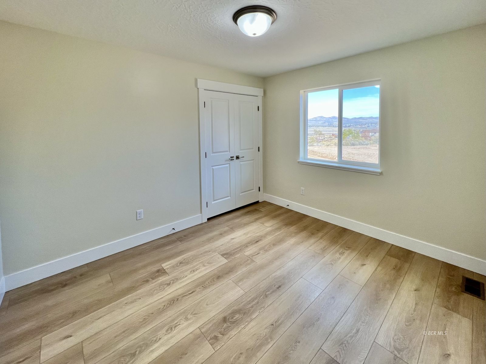 4449 York Boulevard Property Photo 12