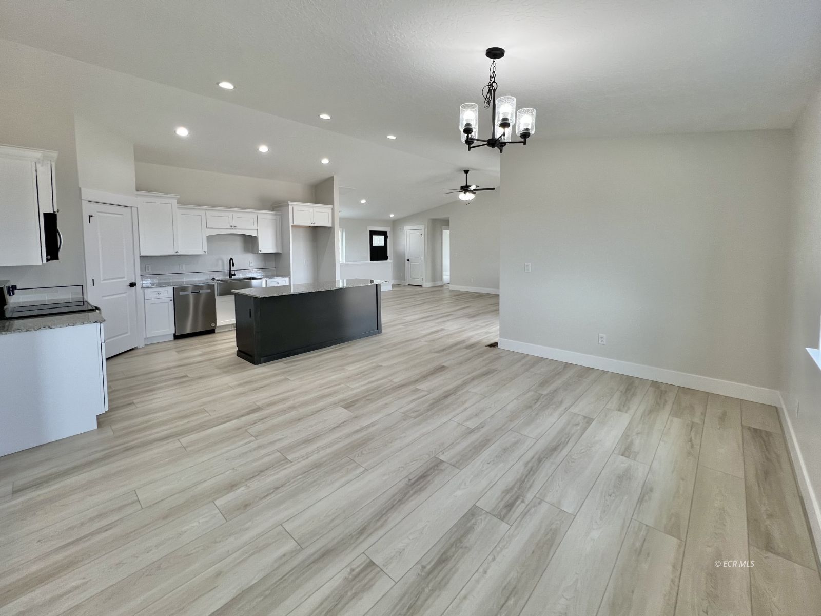 4449 York Boulevard Property Photo 12