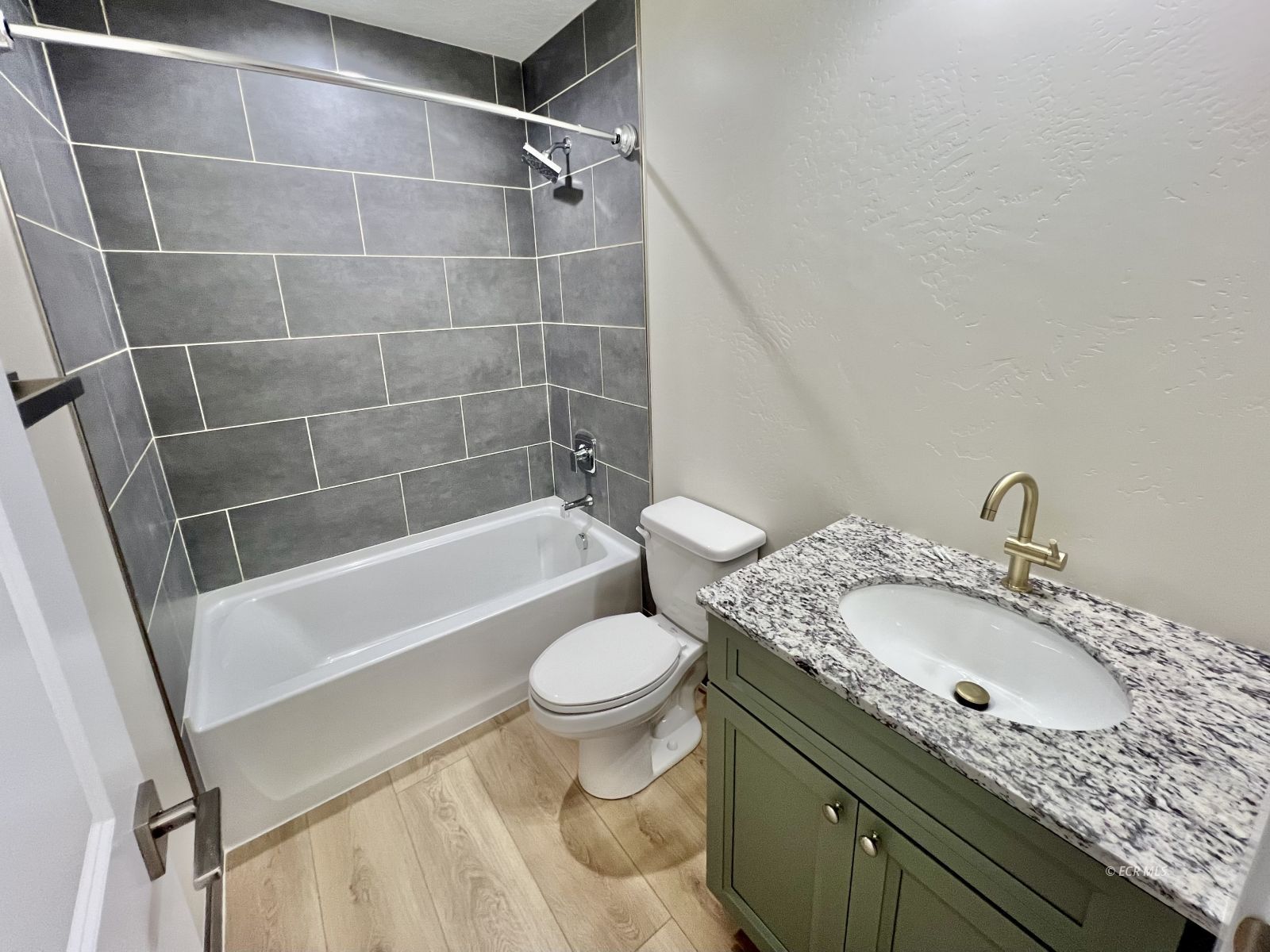 4449 York Boulevard Property Photo 13