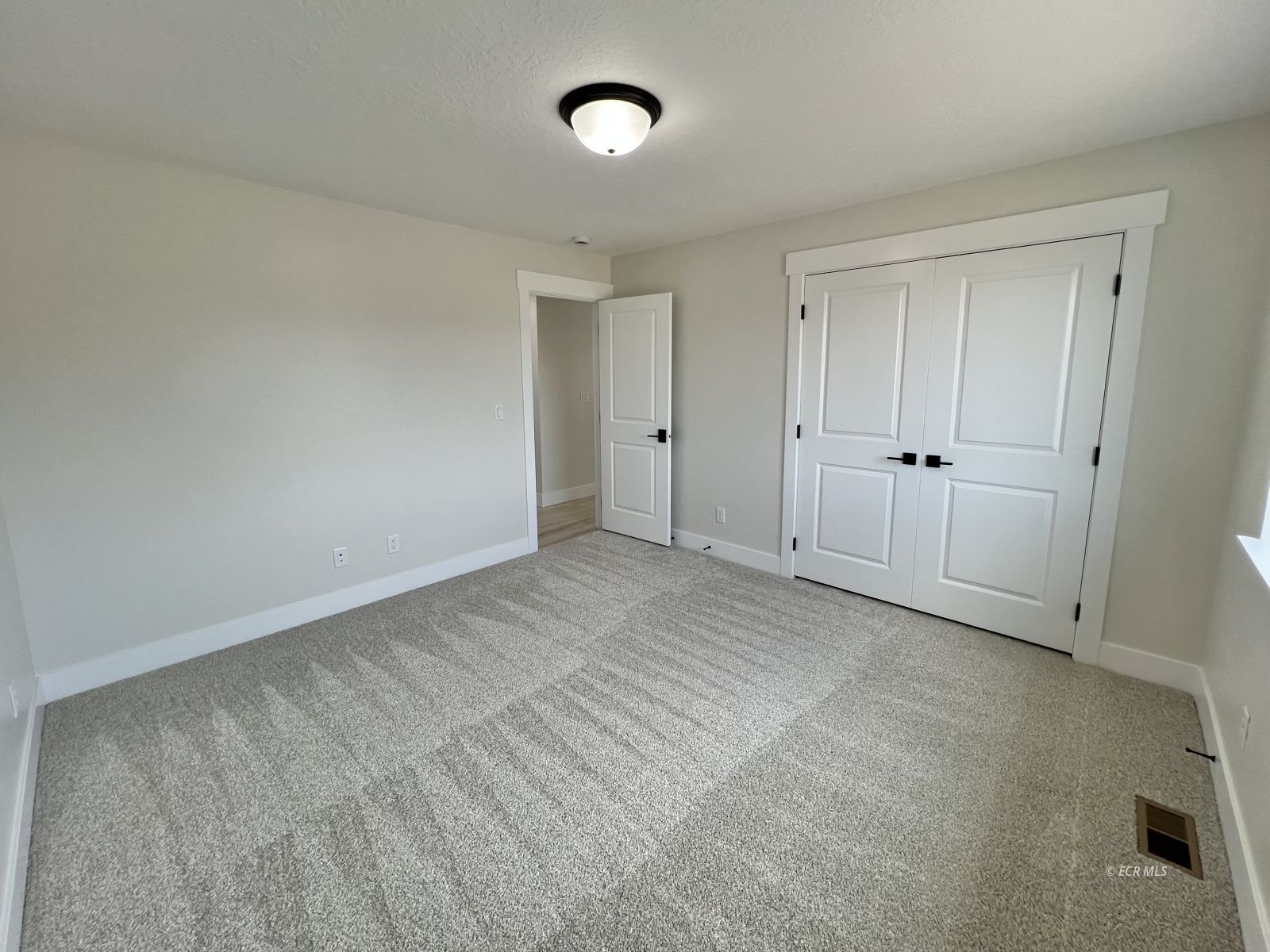 4449 York Boulevard Property Photo 13