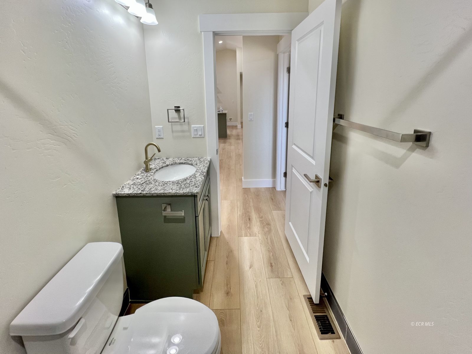 4449 York Boulevard Property Photo 14