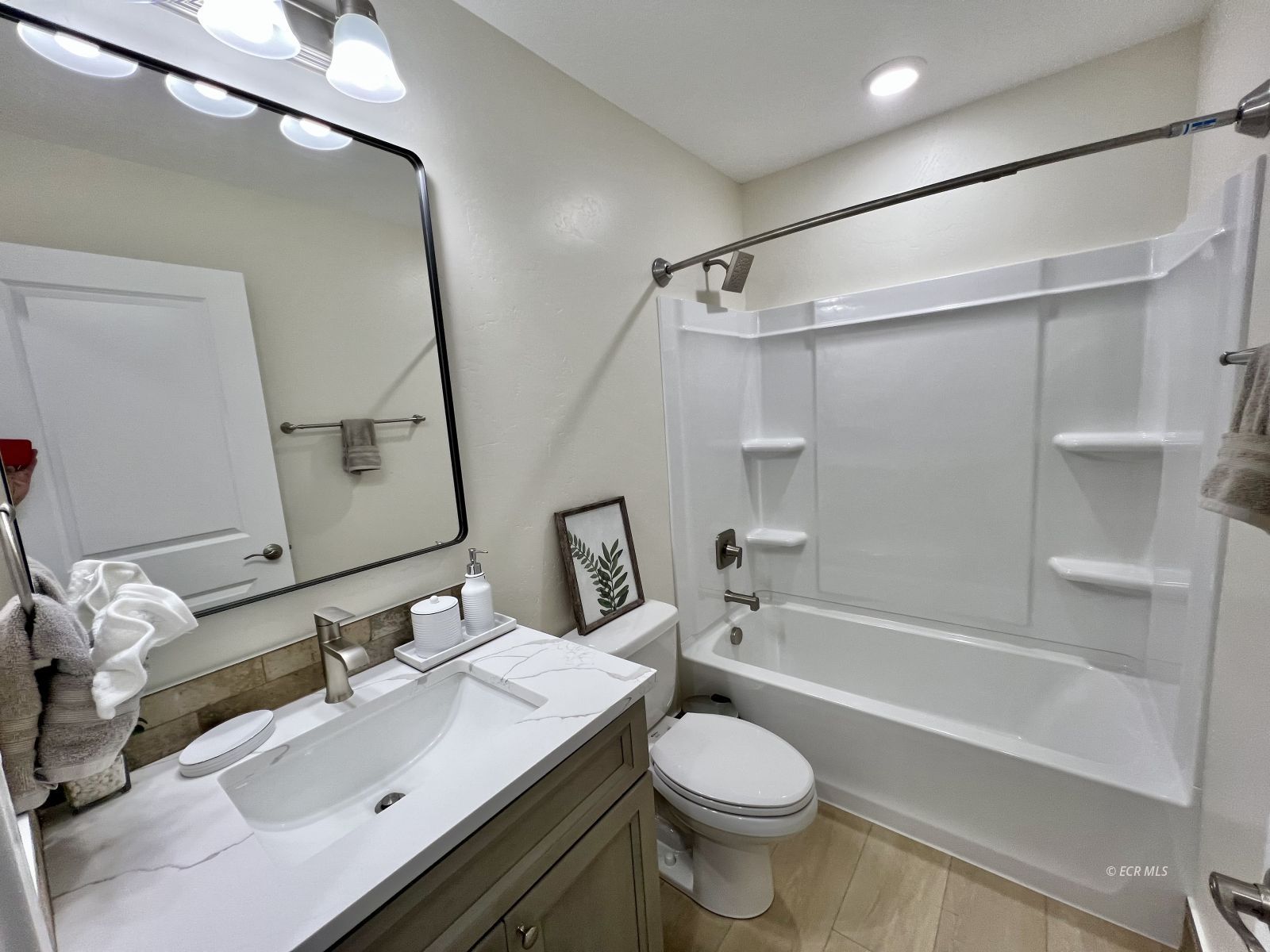 4449 York Boulevard Property Photo 14