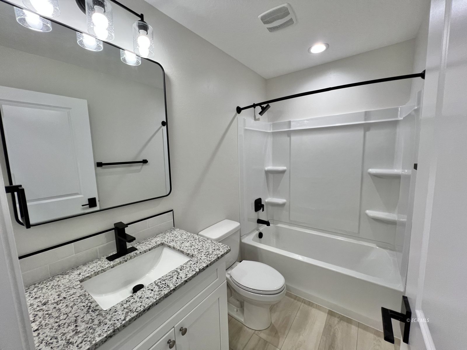 4449 York Boulevard Property Photo 15
