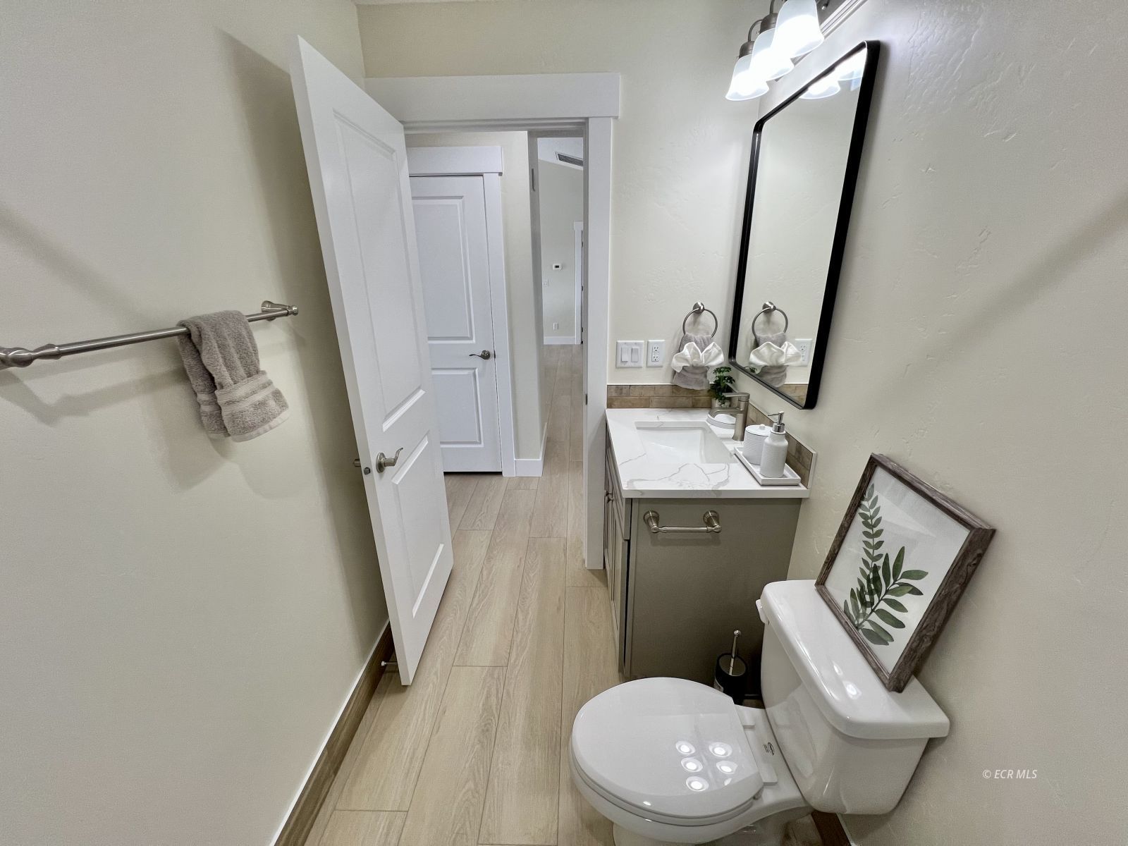 4449 York Boulevard Property Photo 15
