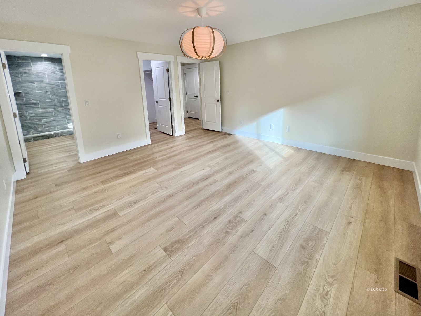 4449 York Boulevard Property Photo 16
