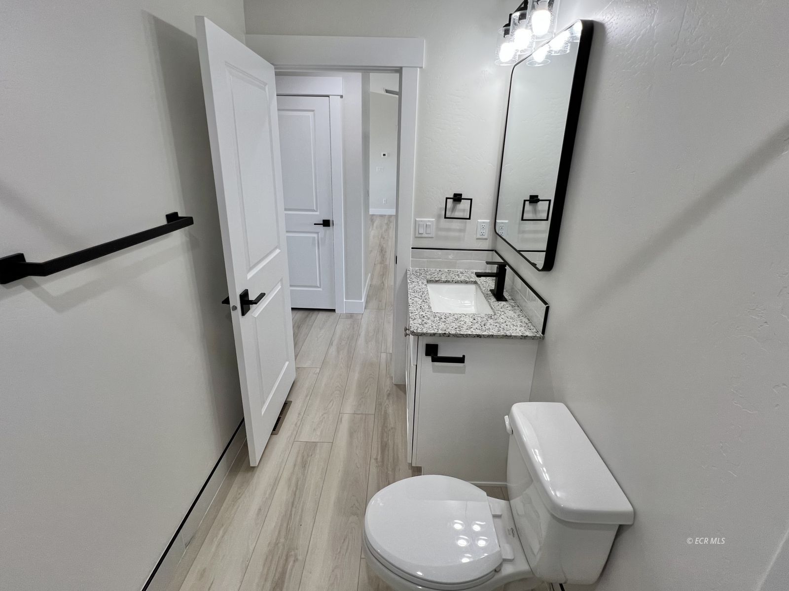 4449 York Boulevard Property Photo 16