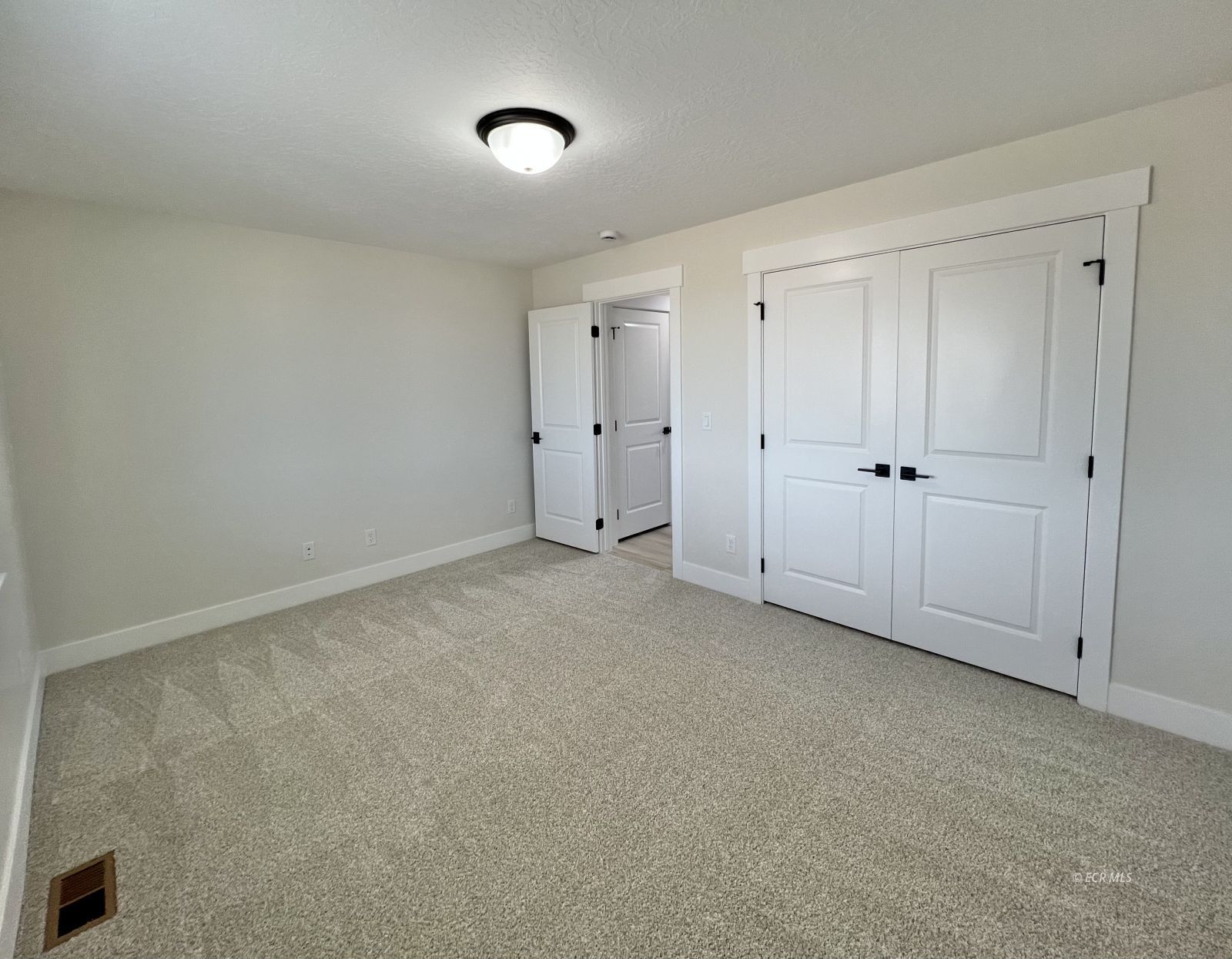 4449 York Boulevard Property Photo 17