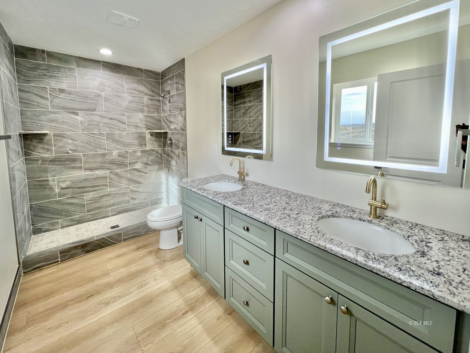 4449 York Boulevard Property Photo 18