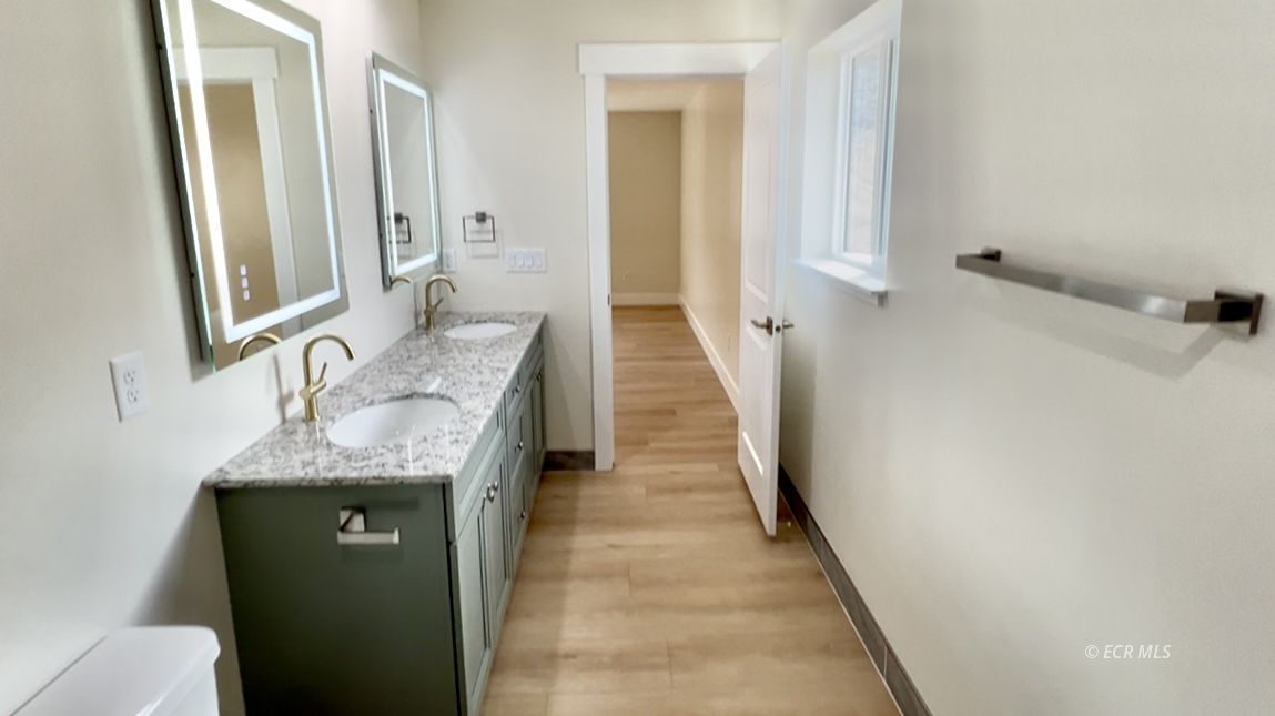 4449 York Boulevard Property Photo 19