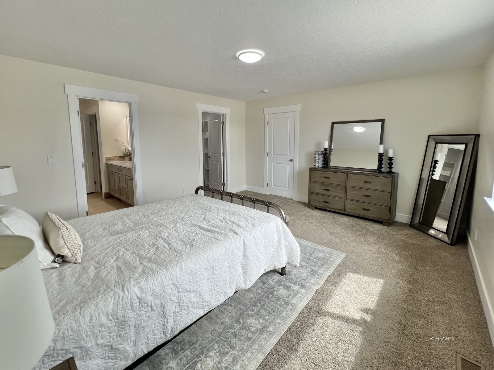 4449 York Boulevard Property Photo 20