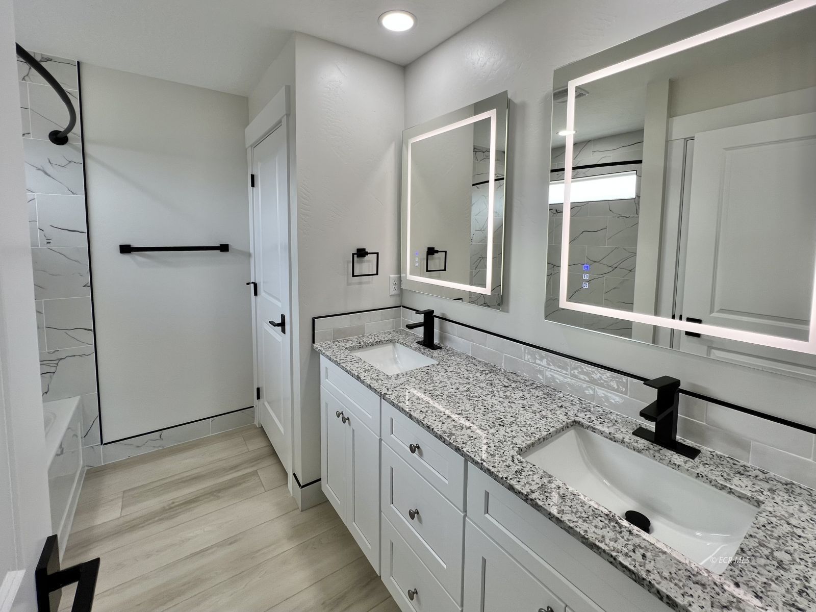 4449 York Boulevard Property Photo 23