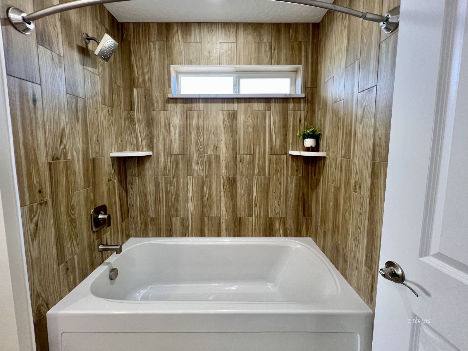 4449 York Boulevard Property Photo 24