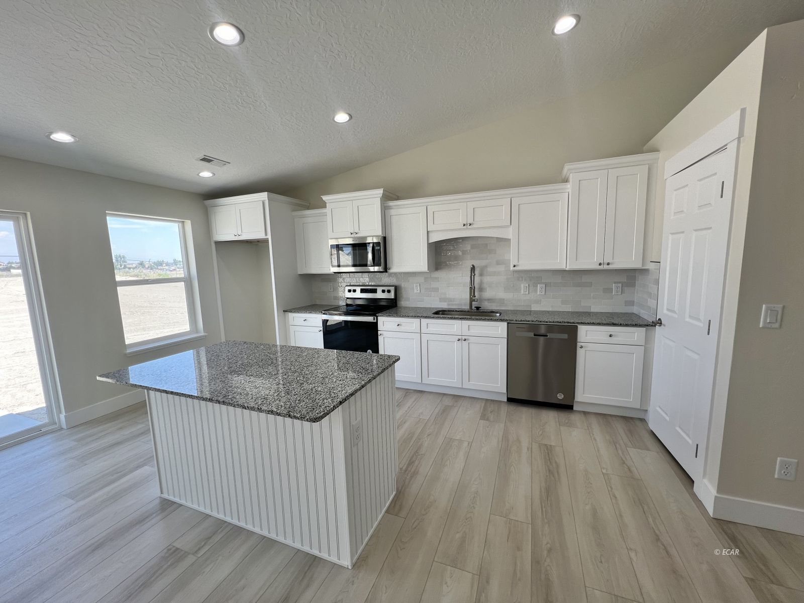 4323 Windsor Avenue Property Photo 2