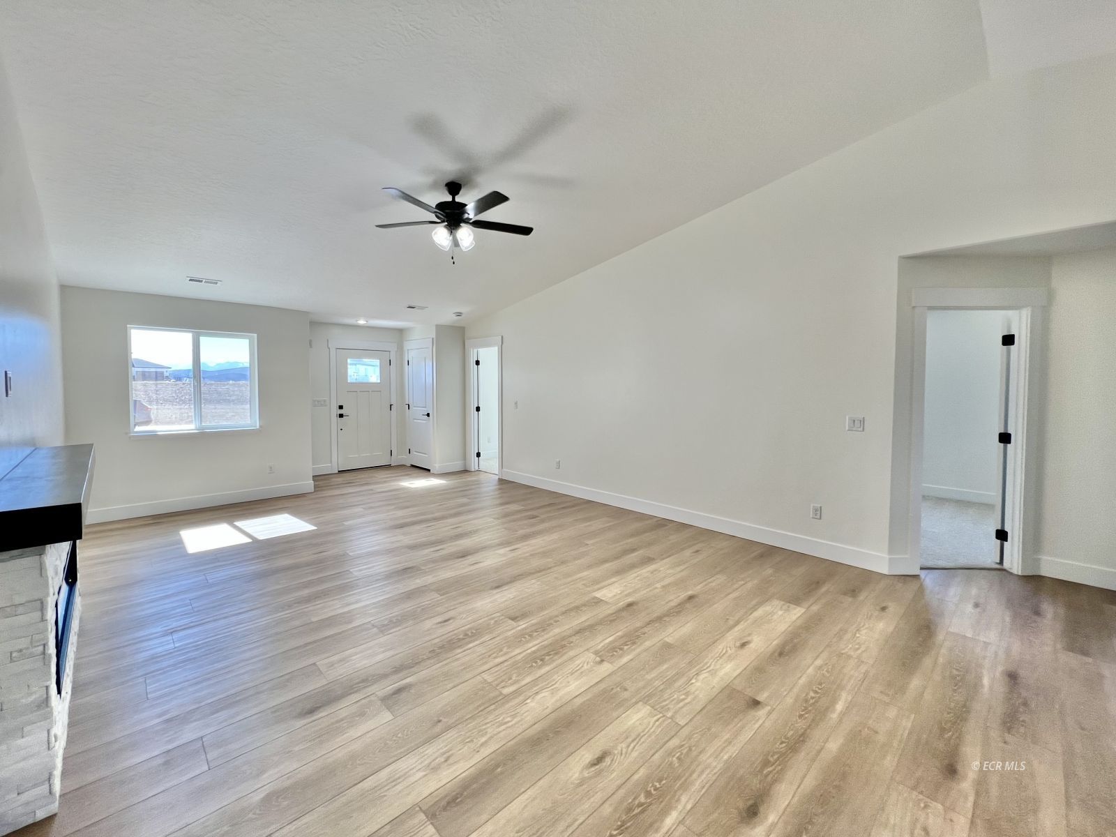 4323 Windsor Avenue Property Photo 4