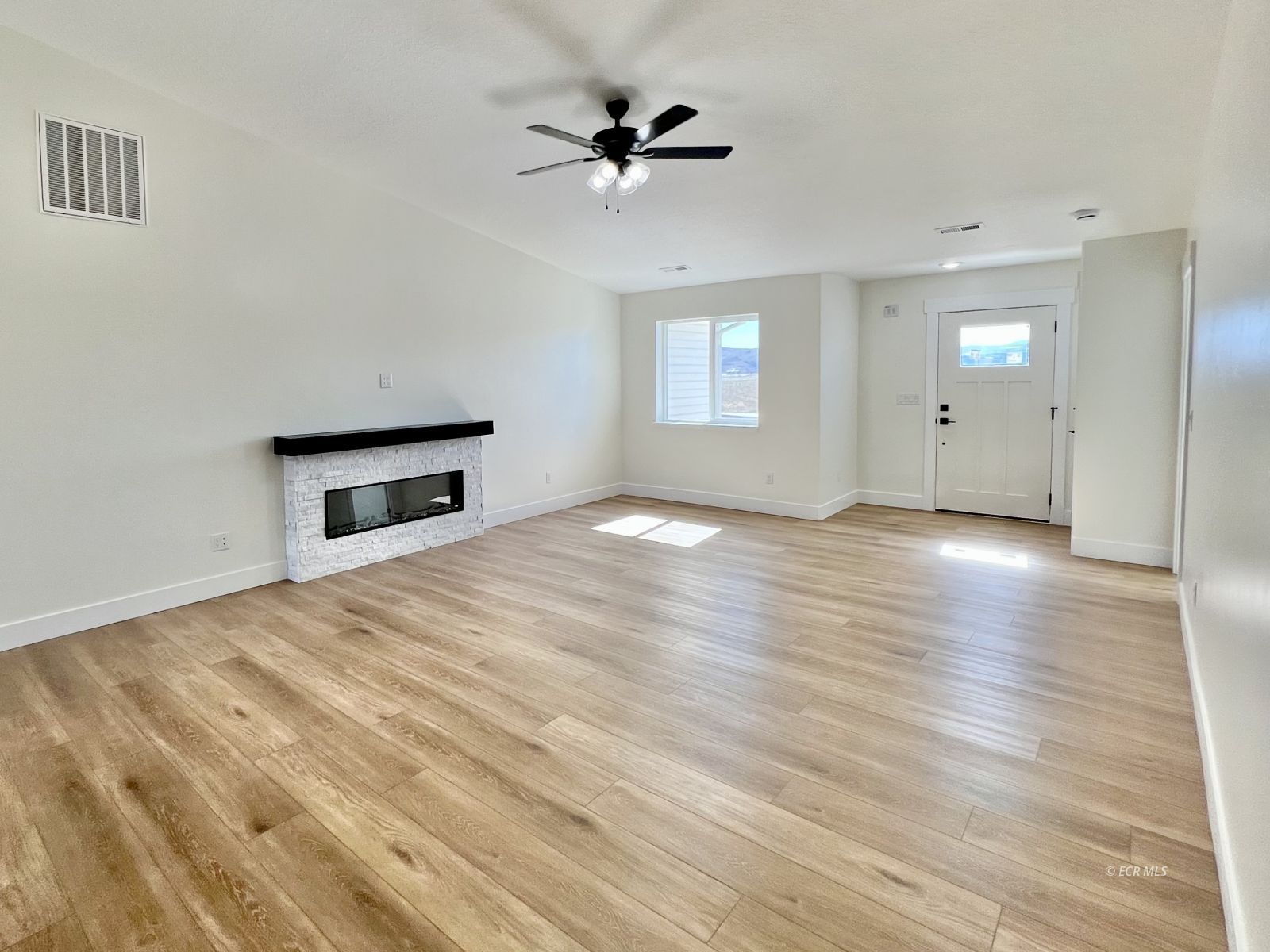 4323 Windsor Avenue Property Photo 5