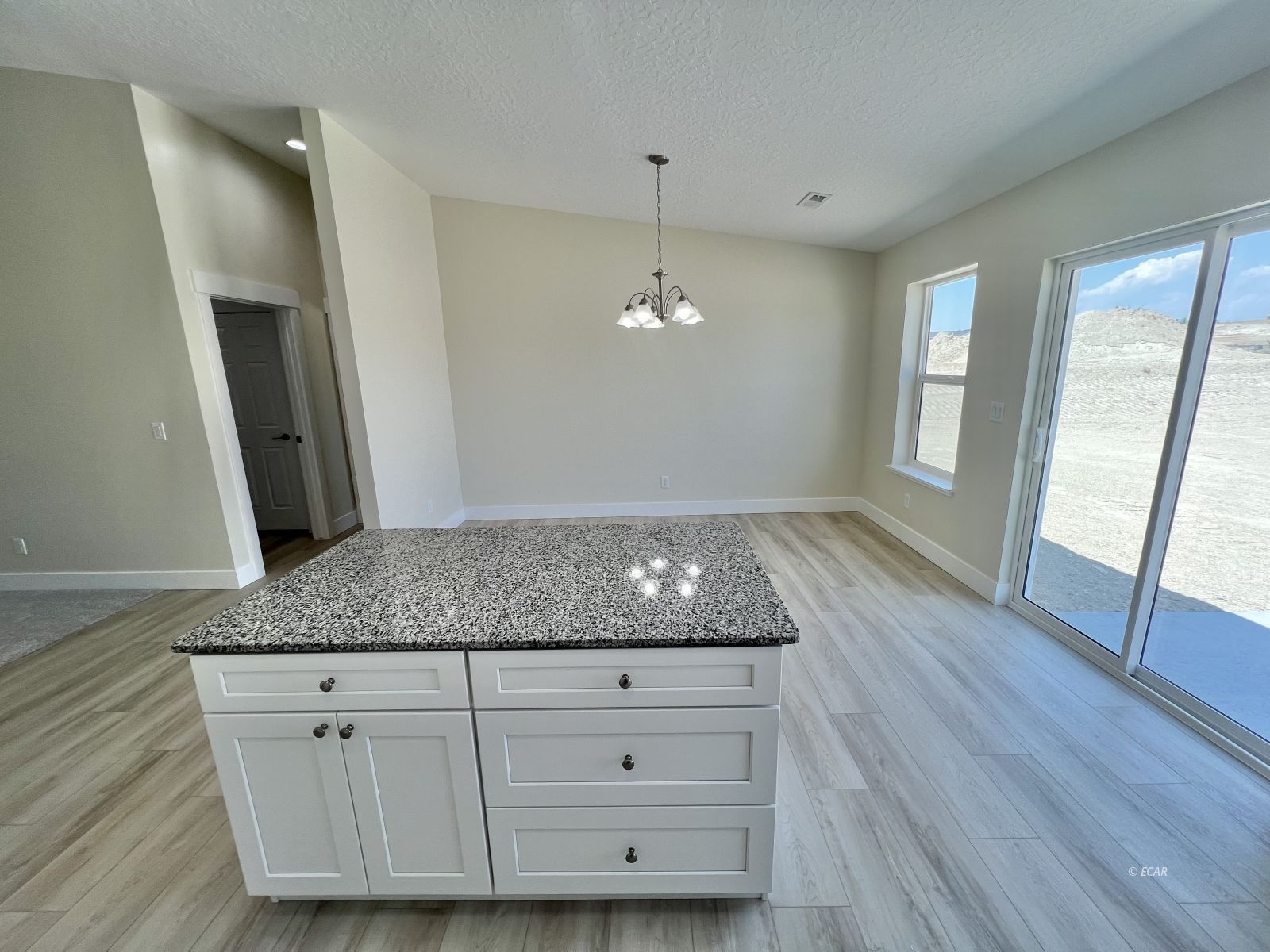 4323 Windsor Avenue Property Photo 8