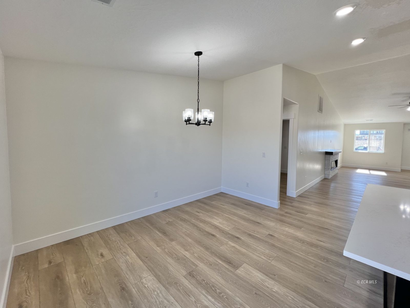 4323 Windsor Avenue Property Photo 8